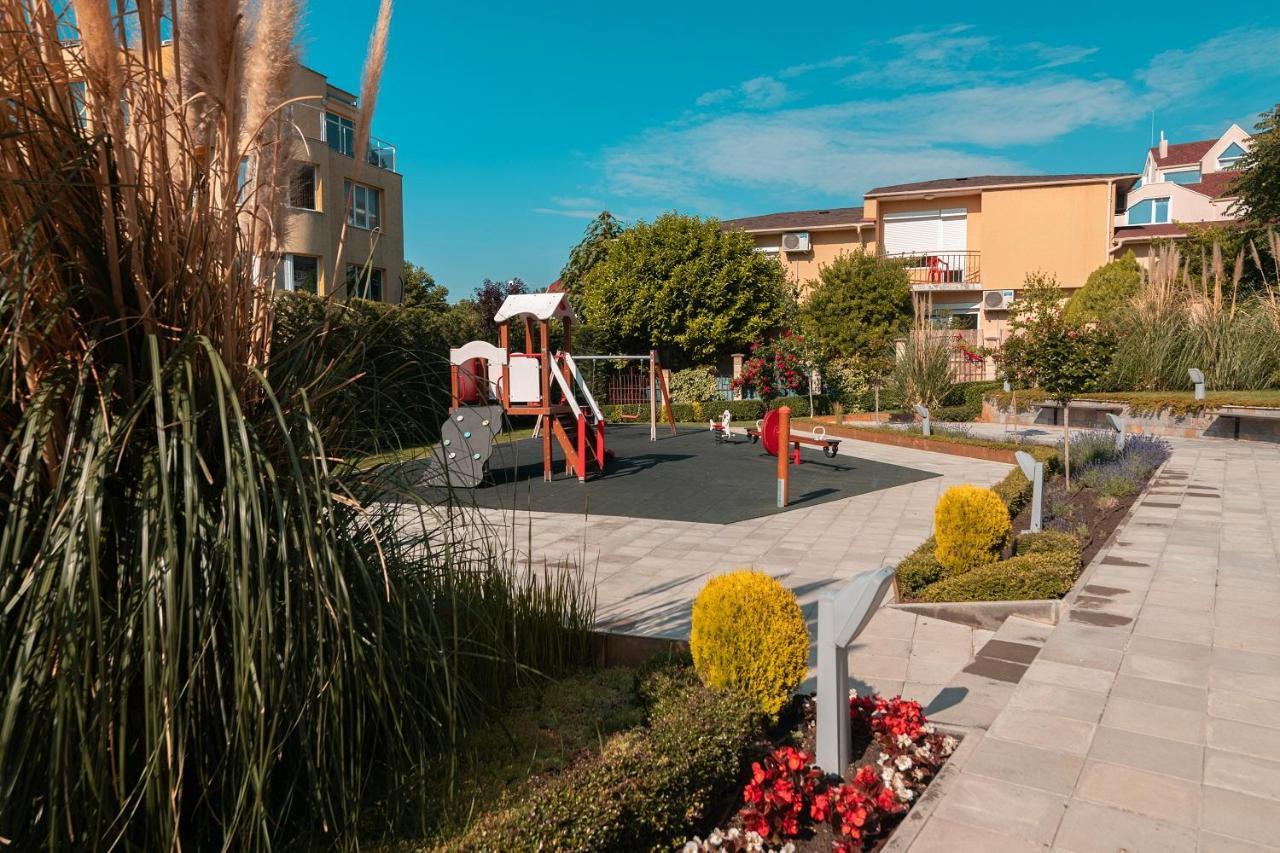 Nobile Apartment - Coral Residence Complex With Parking & Pool Varna Extérieur photo
